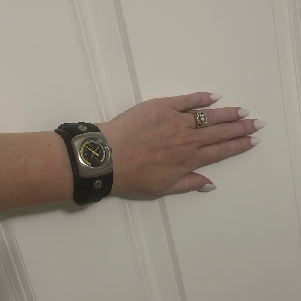 SOLD!!! DIESEL Vintage Cuff Watch - Picture 5 of 8
